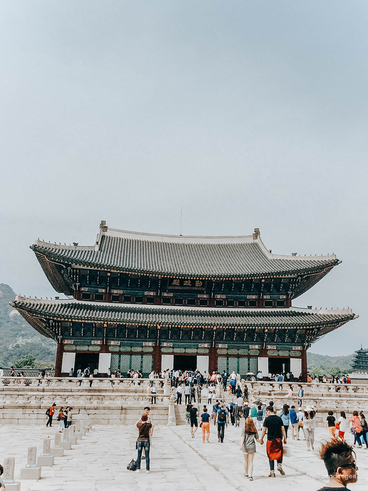 A palace in seoul with so many tourists